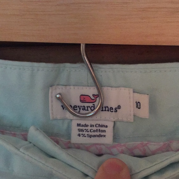 Vineyard Vines shorts - Picture 3 of 4